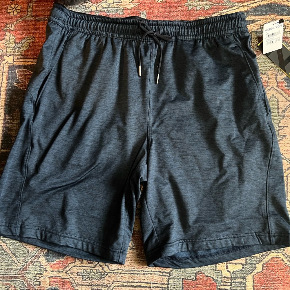 Zella Gym Shorts Size Large NWT
